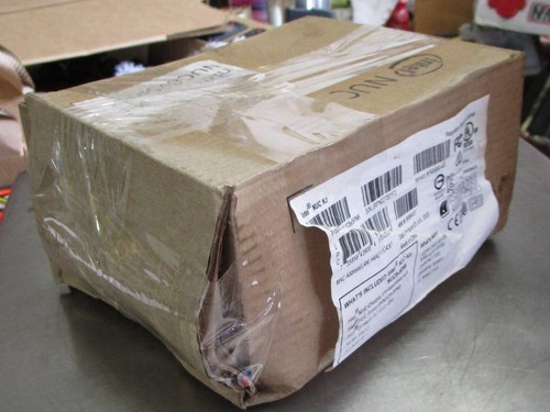 Intel BKNUC8V5PNK NUC Kit w/all acc. New Surplus Crumpled Box / S4 - Picture 14 of 15