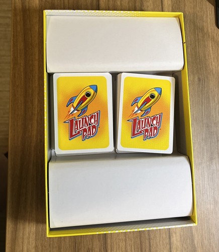 Launch Pad 2010 Card Game Stratus Complete 2-4 Players 30-60 Minutes Ages 10+ - Picture 4 of 8