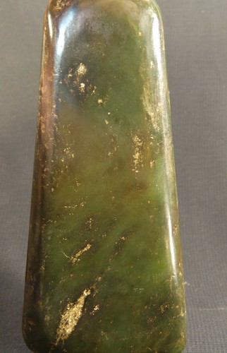 Neolithic Chinese Jade Yue Axe Head Amulet with Large Fire Breathing Dragon - Picture 5 of 5