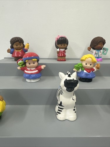 Lotto Figurine Fisher Price Little People (9) Zebra Dalmata Dentista Lavoratori Altro - Foto 3 di 11