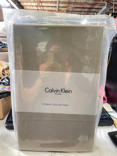 Calvin Klein Home Studio Florence Stitch Queen Size Flat Sheet New - Picture 2 of 4