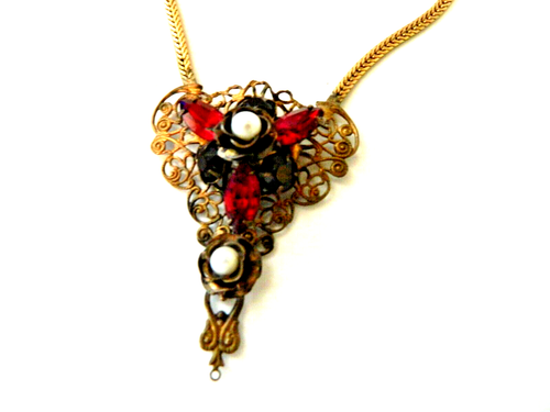 VINTAGE NECKLACE W/RED STONES, PEARLS, GOLD TONE FILIGREE, SIGNED "KAY" ON BACK - Picture 2 of 7