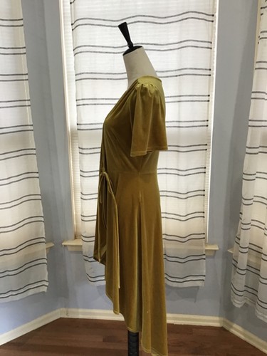 Slate & Willow Women Size Med Gold Velvet Wrap Dress Leg Split Party Luxury - Picture 6 of 11
