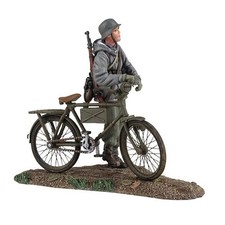 W Britain - World War II German Volksgrenadier with Bicycle No. 1 25037 WWII