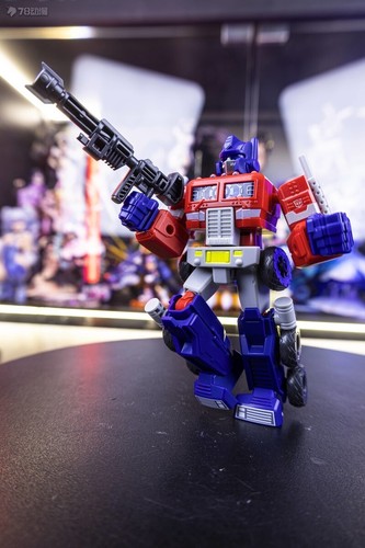 Blokees Transformers Versión Brillante 2do Optimus Prime Modelo Kit Figura LED - Imagen 2 de 3