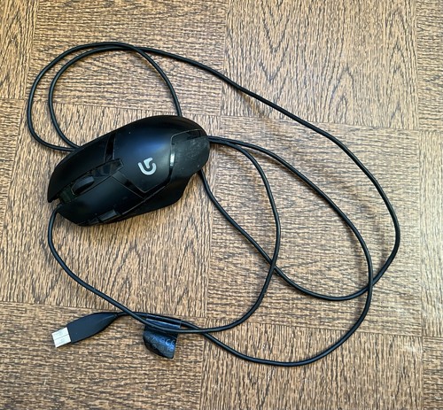Logitech G402 Hyperion Fury FPS-Gaming-Maus / kabelgebunden - Afbeelding 2 van 8