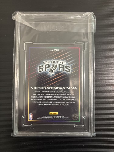 2023 Panini Recon #225 Victor Wembanyama Holo RC SGC 10 - Bild 2 von 2