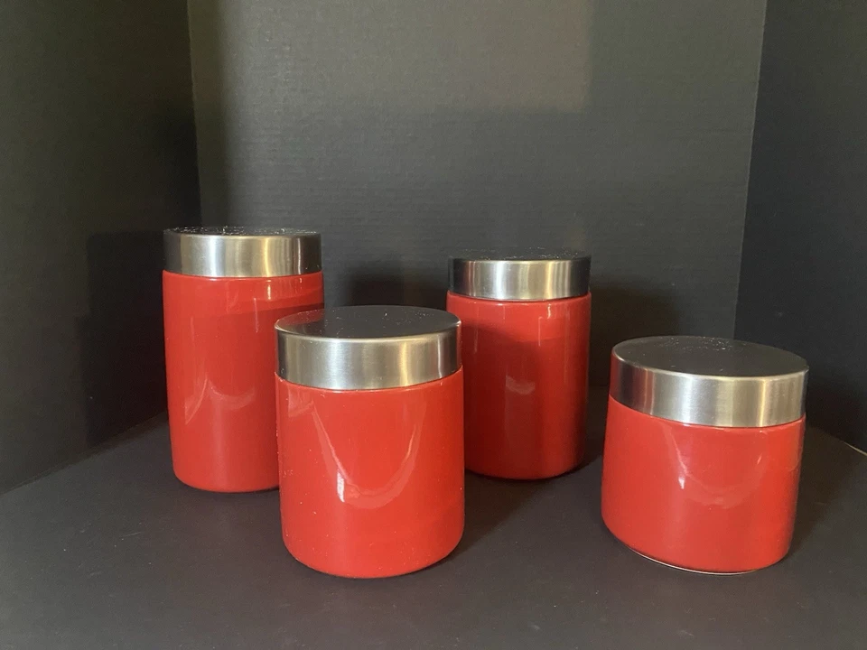 Juego de botes de cerámica roja Oggi tapa de tornillo de acero inoxidable Foto 3 de 4