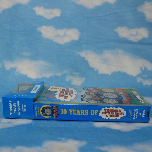 10 JAHRE THOMAS the Tank Engine and Friends VHS 2001 *VERSIEGELT* mit Holzspielzeug - Bild 4 von 6