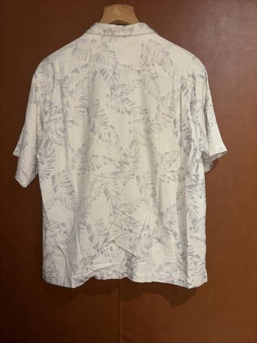 Tommy Bahama Mens L Silk Short Sleeve Shirt Light Faded Blue Aloha Floral Print - Picture 7 of 9