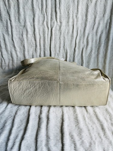 NWT Hobo Caliber Metallic Pearled Silver Leather Shoulder Bag $328 - Picture 7 of 9