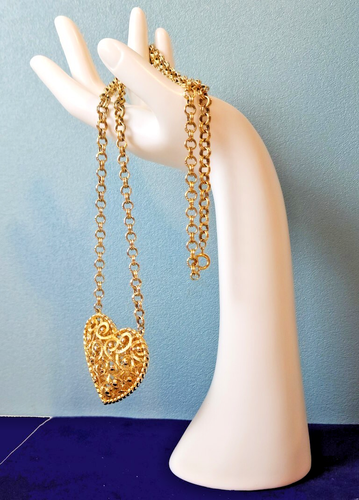Vintage goldfarbene 3D Herz Halskette 31" lange Kette und kleine Perlen. Prunkstück. - Bild 3 von 4