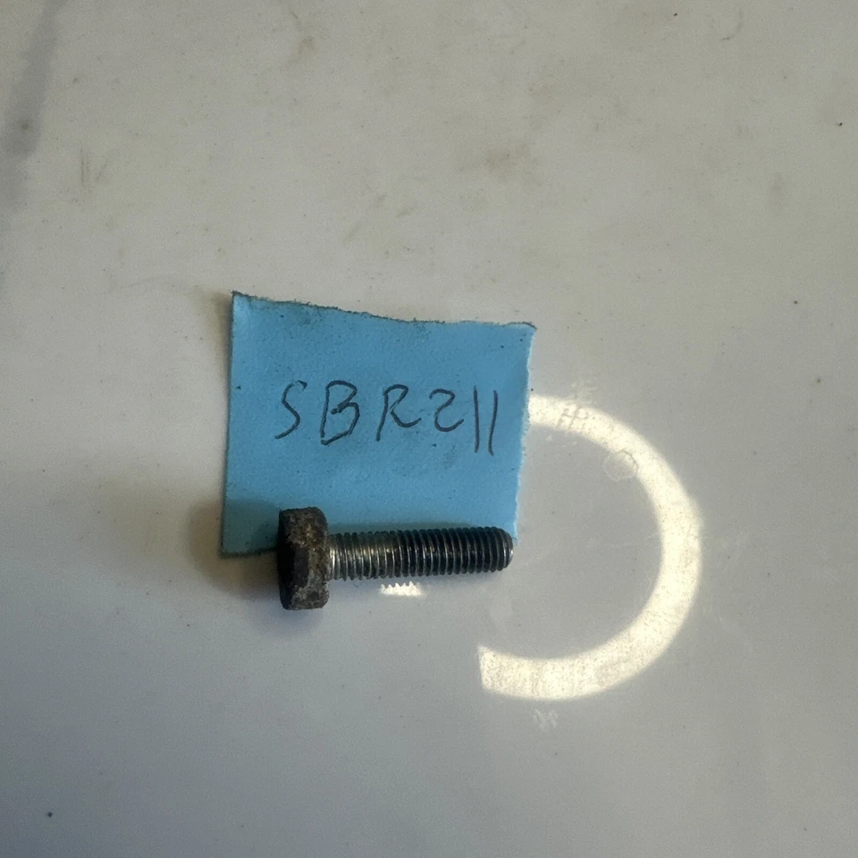 Tornillo cilindro motosierra Makita DCS6401 OEM genuino 908-005-205 Foto 2 de 2