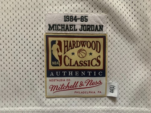 Michael Jordan Men's 44 L Mitchell & Ness Authentic Rookie Chicago Bulls Jersey - Picture 8 of 11