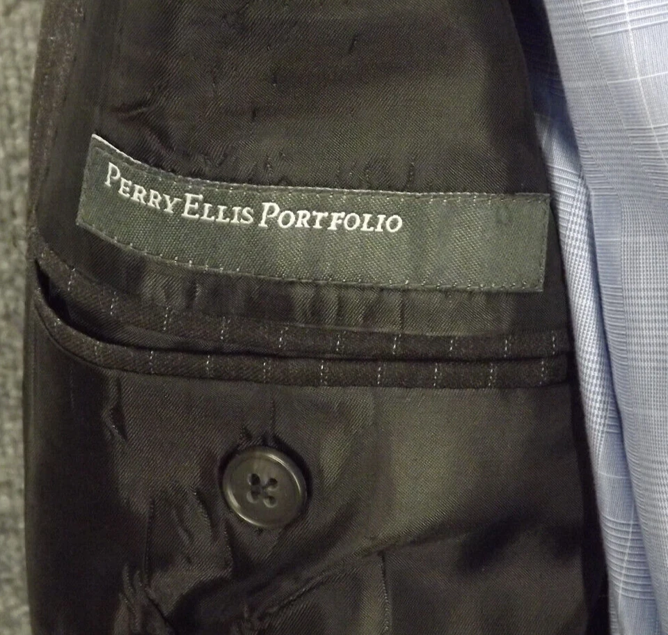 Perry Ellis Portfolio Mens 44R Gray Pinstripe 38x30  Pants Wool 2 Btn Jacket 2pc - Image 4 of 4