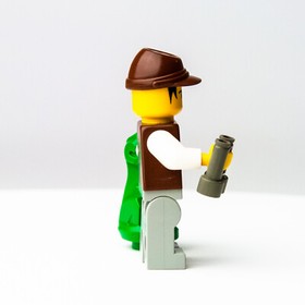 LEGO® Dino Island Minifigure - Mike w/ Baby Dinosaur (adv014) 5975 5987