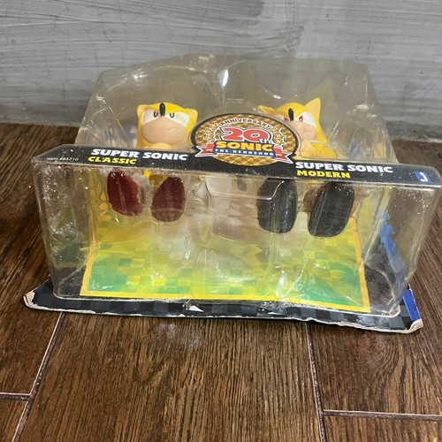 Jazwares Sonic the Hedgehog 20th Figure Super Sonic Classic & Modern confezione da 2 - Foto 3 di 14