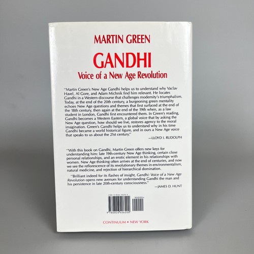 Gandhi Voice of A New Age Revolution by Martin Green HC/DJ 1st Ed 1993 Excellent - Imagen 4 de 9
