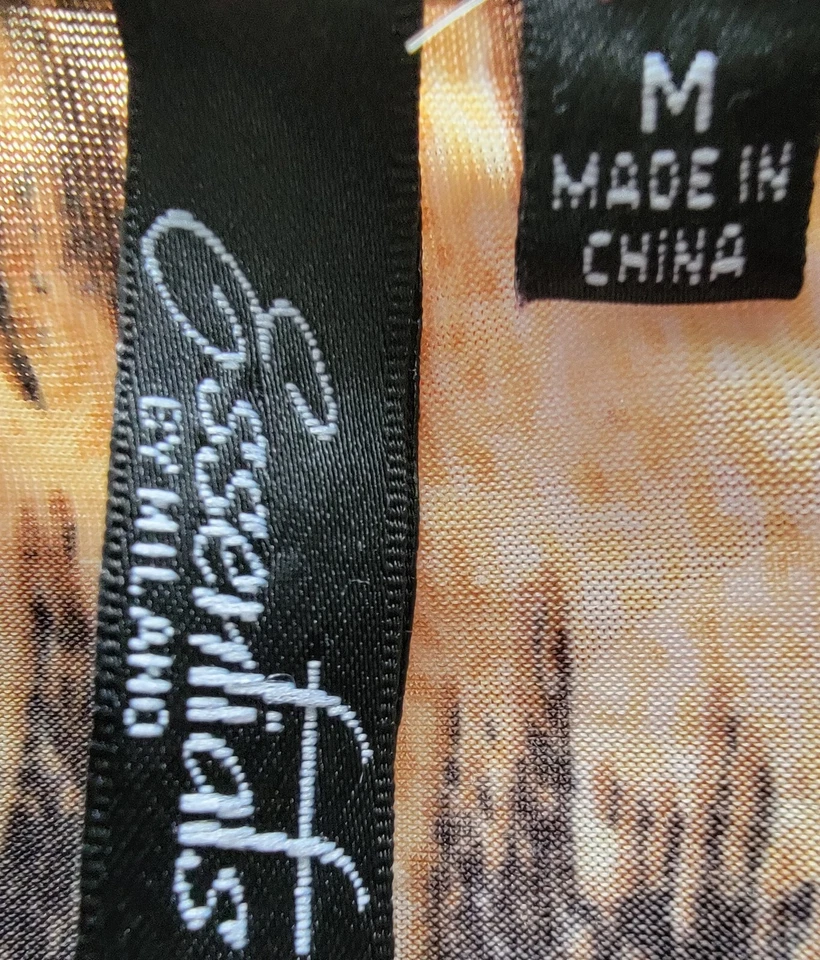 Camisa feminina Essentials by Milano tamanho M marrom médio preta estampa animal - Imagem 2 de 4