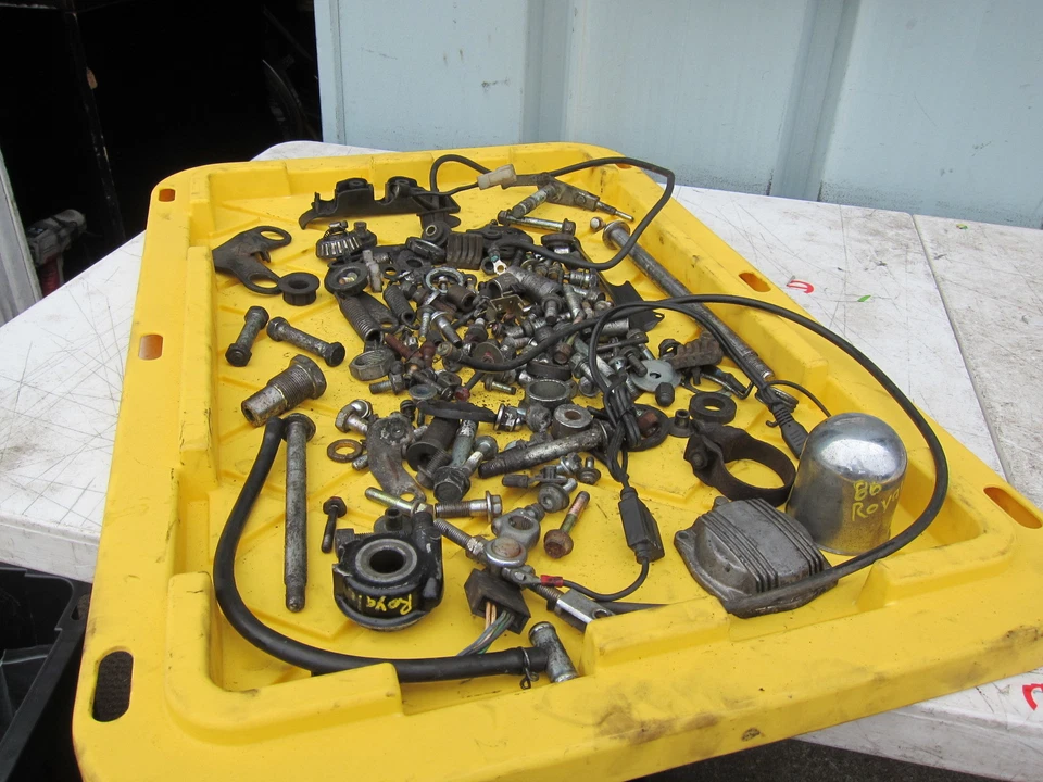 1986 Yamaha Venture Royale XVZ1300D OEM HARDWARE - Изображение 3 из 4