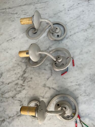 3 Bella Figura Vintage Cast Iron Painted Wal Lights in French Grey - Picture 3 of 8