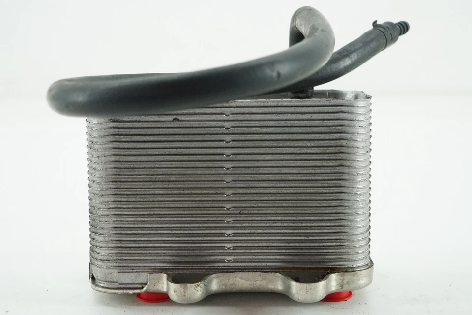 Radiador enfriador de aceite de motor Porsche Boxster 986 2000-2004 99610702557 Foto 3 de 4