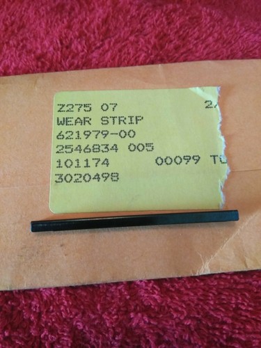 DeWalt Wear Strip 621979-00 (j)