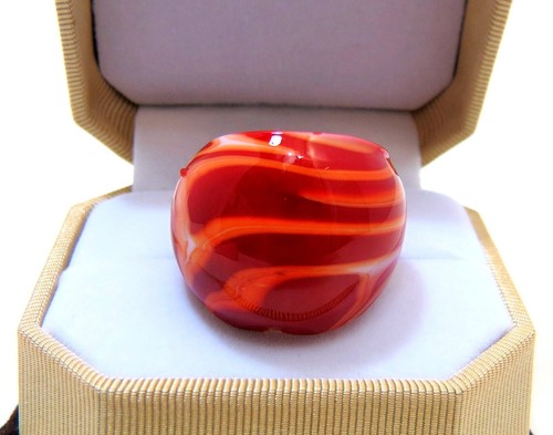 ¡Fans de los Chiefs! Anillo de vidrio soplado a mano único rojo con remolino naranja y blanco talla 9,75 - Imagen 1 de 4