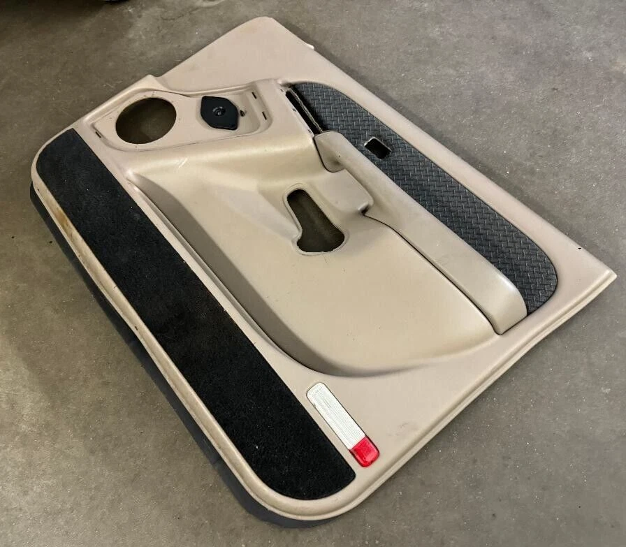 Chevy Avalanche 2002 beige/placa de diamante panel de puerta delantera derecha P/N 15074898 OEM Foto 3 de 4