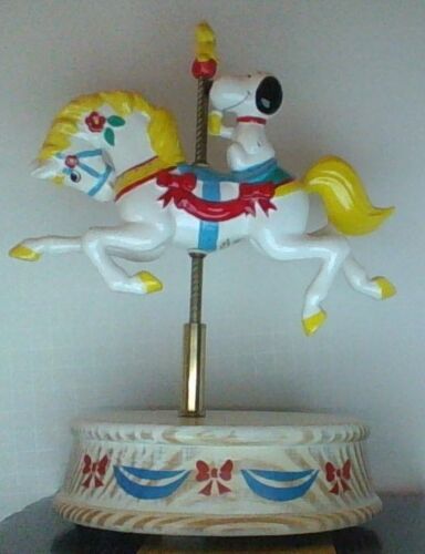 Vintage Peanuts Snoopy "Carousel" 12" Ceramic Willitts Music Box Nice Rare! - Picture 2 of 9