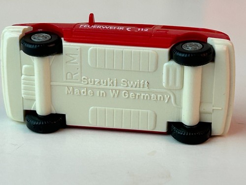 Rietze Models 1:87 Scale Suzuki Swift Emergency Vehicle - Picture 7 of 8