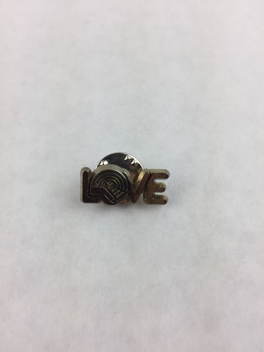 Love Cupped Hand Rainbow Collectible Souvenir Pin 3/4" x 1/4" - Picture 1 of 3