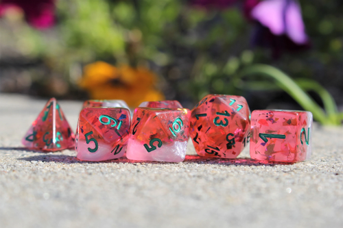 Dragon's Strawberry Smoothie 7 piezas resina poliédrica juego 5e DND RPG conjunto de dados - Imagen 3 de 6