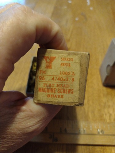 TORNILLOS DE MÁQUINA DE CABEZA PLANA DE 4-40 X 3/8" ELEC. GALV. ACERO. Cantidad: 96. De lote antiguo - Imagen 2 de 2