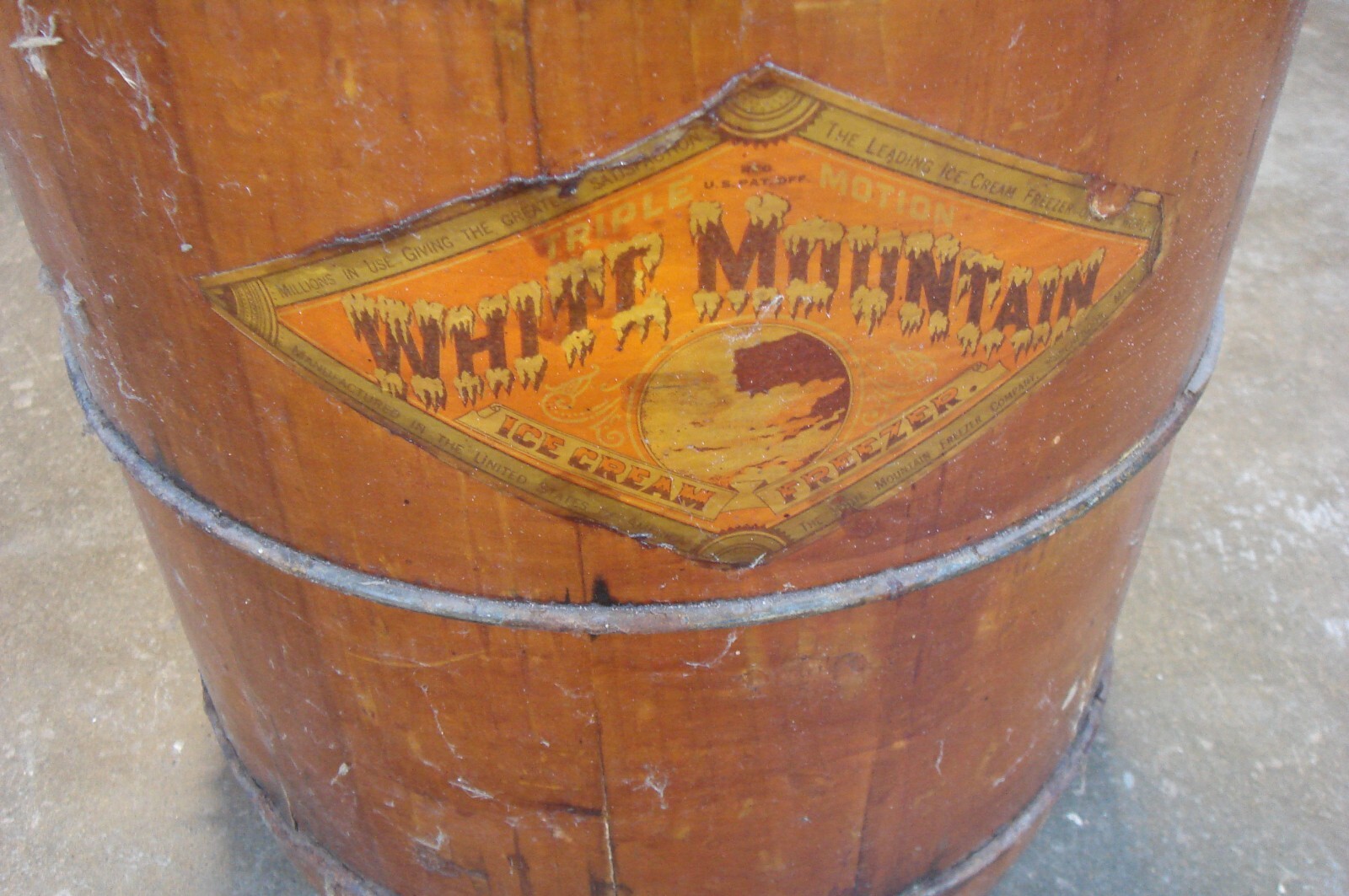 VINTAGE OLD WHITE MOUNTAIN ICE CREAM MAKER FREEZER WOODEN BUCKET ONLY