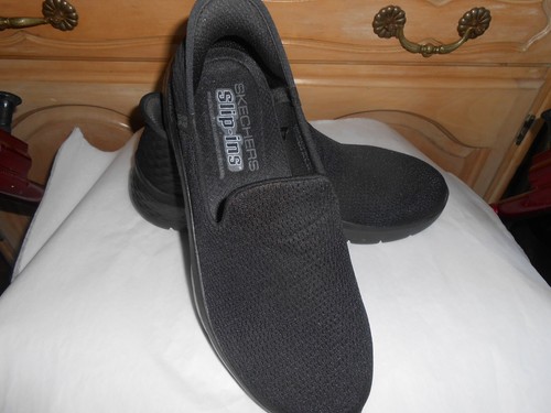Sketchers Go Walk Memory Foam Slip Ons Size 10 Black