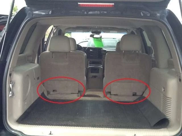 Panel de llenado de asiento trasero de segunda fila diestro LH OEM Escalade Tahoe Yukon 2003-2006 ✅ Foto 2 de 4