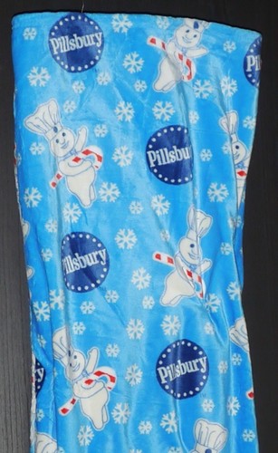 NEW Pillsbury Doughboy Throw Blanket 60"x70" Snowflakes Christmas Candy Cane - Picture 4 of 4