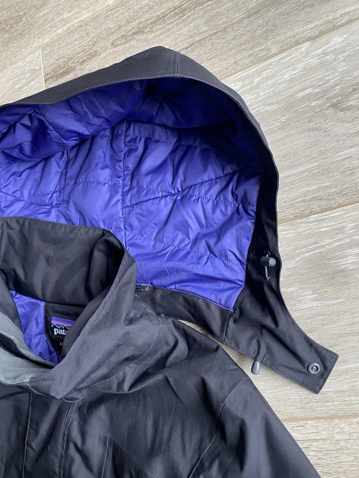 Chaqueta para mujer Patagonia con capucha H2No negra/púrpura talla grande. No tiene defectos. Foto 3 de 4