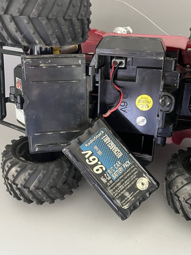 Radio Shack ROUGHNECK 2001 Rumbling RC Truck Vtg -car Only- Untested - No Remote - Picture 19 of 24