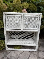 Vtg White Wicker Wall Mounted Towel Rack Shelf Combo Bathroom 20"x18”x6.5"
