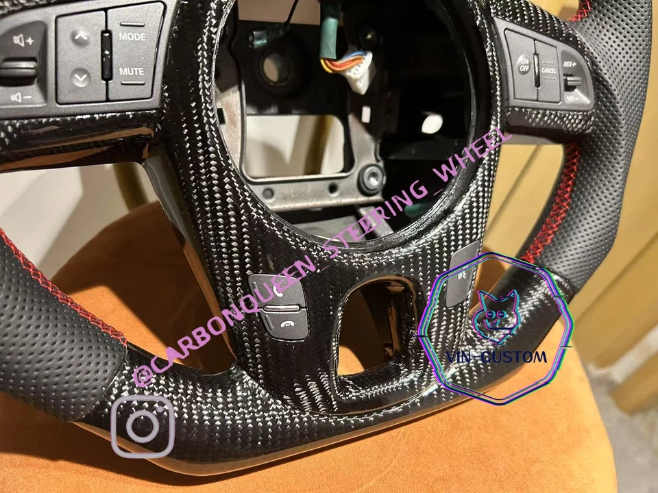 KIA SOUL CARBON FIBER STEERING WHEEL 2012-2013/KIA FORTE STEERING WHEEL 2010-13 - Image 3 of 4