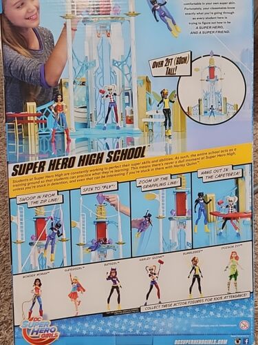 DC Super Hero Girls Super Hero High School Juego con Figura Exclusiva Batgirl - Imagen 4 de 16