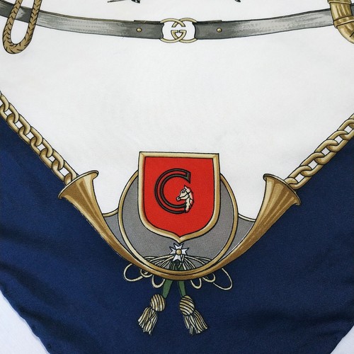 GUCCI © Fox Hunting. RARE Vintage Silk Scarf. Handmade Seams. Italy - Picture 16 of 24