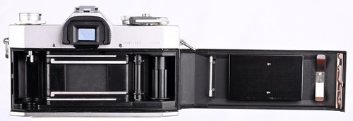 Yashica FFT Mechanical 35mm Film SLR c/w 35mm, 135mm Lens, Close-up & Flash Kit - Picture 13 of 15