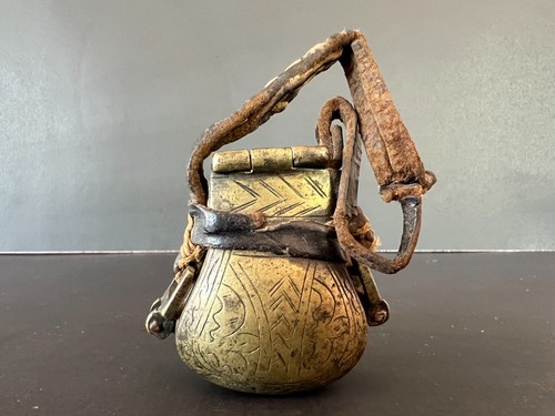 Ancient Ottoman Empire Brass/Bronze Gunpowder Flask (Authentic, 19th Century) - Picture 4 of 17