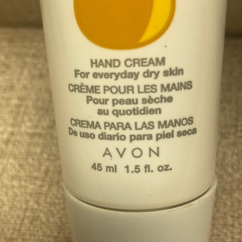 Lot of 3 AVON Moisture Therapy VITAMIN TREATMENT Hand Cream 1.5 oz. Tubes, NEW - Picture 2 of 4