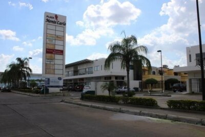 En renta bonito local en Plaza Monte Carlo, Villahermosa Tabasco, Zona Deportiva.