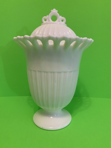 Regal Antique Atterbury Milk Glass Lace Edge Ribbed Pedestal Lidded Candy Dish - Picture 4 of 14