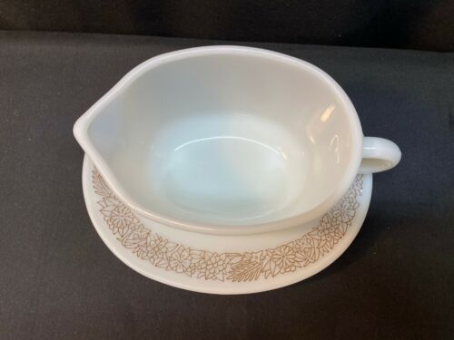 Pyrex "WOODLAND Gravy Boat con placa inferior ~ 77-B / 77-U - Imagen 3 de 7